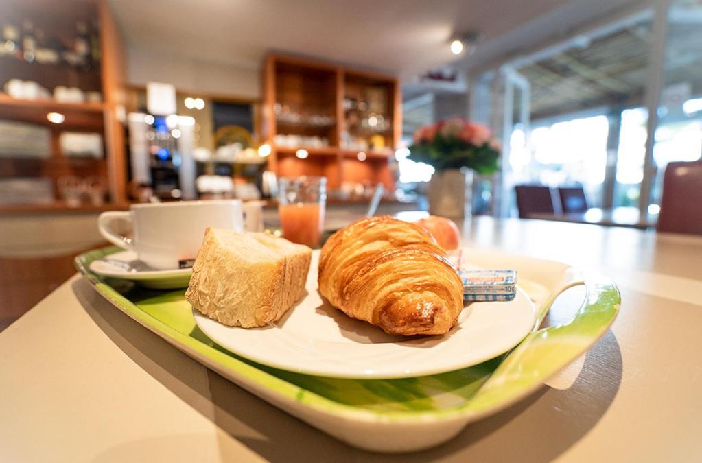 Logis Hotel- Hotel Restaurant Le Rialto Le Sequestre Eksteriør billede